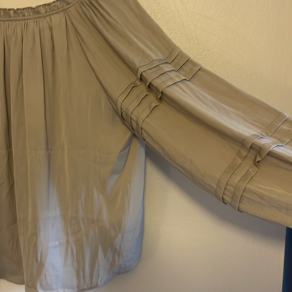 NWT Chelsea & Theodore long sleeve top, size small - Picture 3 of 5